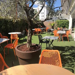 Western Saphir Hotel